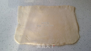 肉馅的华丽新吃法——芝士肉馅面包卷的做法步骤：2