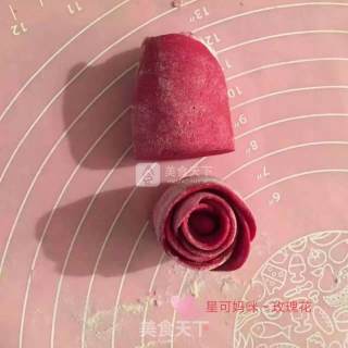 甜根菜玫瑰花的做法步骤：4