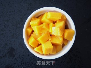 芒果西米露的做法步骤：1