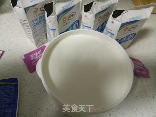 酸奶自制，好吃全家享的做法步骤：2