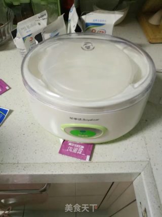 酸奶自制，好吃全家享的做法步骤：3