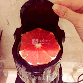 西柚雪梨汁的做法步骤：2