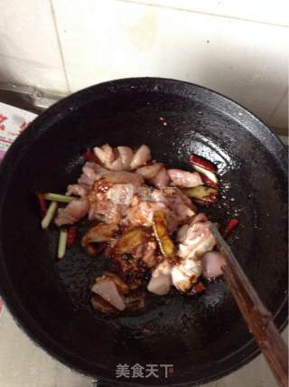 鲜椒辣子鸡腿的做法步骤：3