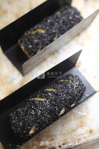 夏威夷奶酪芝麻布里欧的做法步骤：8