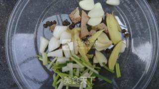 黄焖鸡米饭的做法步骤：2