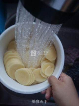 香辣薯片的做法步骤：2