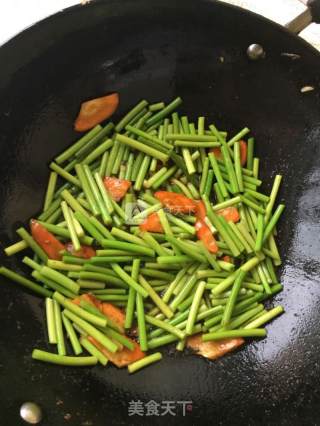 炒蒜苔的做法步骤：2