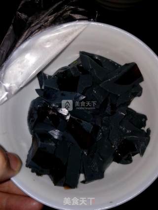 皮蛋瘦肉粥的做法步骤：2