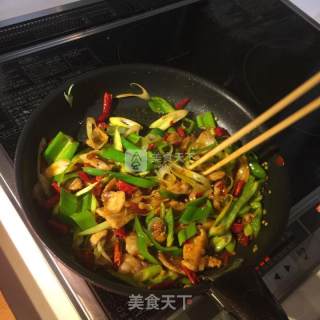 回锅肉的做法步骤：8