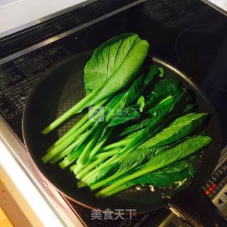 油淋小松菜的做法步骤：2