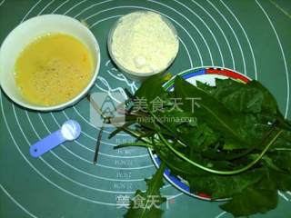 蒸蒲公英鸡蛋玉米饼的做法步骤：1