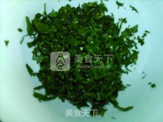 蒸蒲公英鸡蛋玉米饼的做法步骤：2