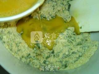 蒸蒲公英鸡蛋玉米饼的做法步骤：6