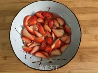 树叶草莓派的做法步骤：1