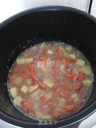 儿童版土豆萝卜肉碎闷饭的做法步骤：2