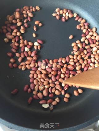自制花生酱的做法步骤：1