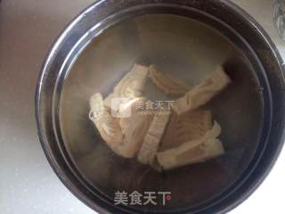 泡椒笋干回锅肉的做法步骤：2