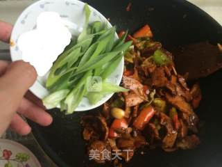泡椒笋干回锅肉的做法步骤：29