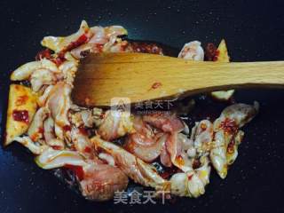 木耳八角瓜炒鸡肉的做法步骤：3