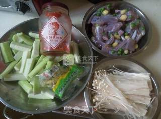 双椒牛蛙的做法步骤：1