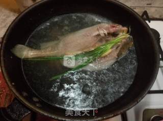 西湖醋鱼的做法步骤：6