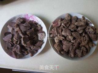 酸辣罗卜炒鸭杂的做法步骤：3