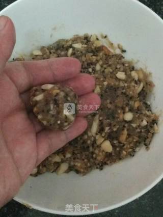 五仁馅月饼的做法步骤：4