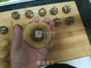 五仁馅月饼的做法步骤：9