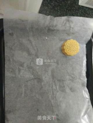 五仁馅月饼的做法步骤：11