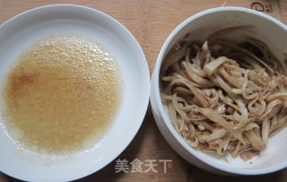 干煸手撕杏鲍菇的做法步骤：4