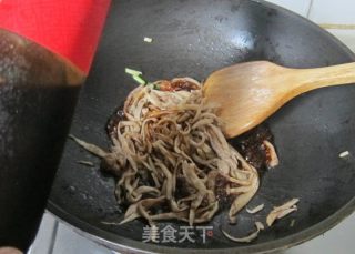 干煸手撕杏鲍菇的做法步骤：7