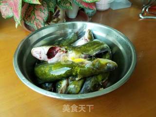黄骨鱼炖豆腐的做法步骤：2