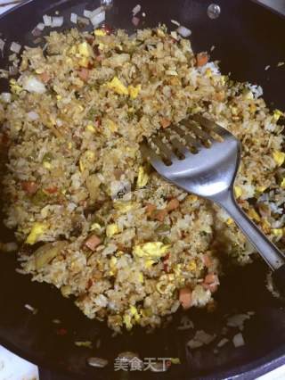 酸豆角炒饭的做法步骤：5