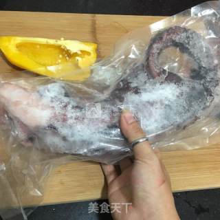 辣炒鱿鱼的做法步骤：1