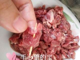 牙签牛肉的做法步骤：2