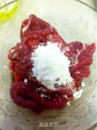 水煮牛肉的做法步骤：1