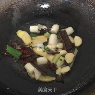 大盘鸡的做法步骤：2