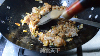 酱香鸡腿土豆炖粉丝的做法步骤：8