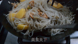 酱香鸡腿土豆炖粉丝的做法步骤：14
