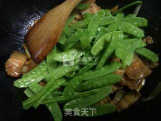 荷兰豆炒五花肉的做法步骤：4