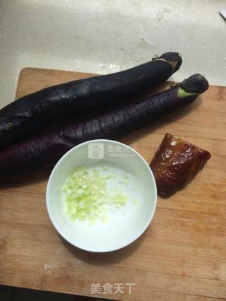 茄子腊肉酥饼的做法步骤：1