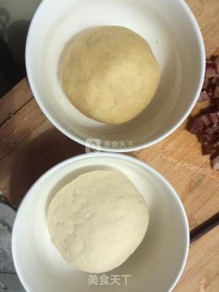 茄子腊肉酥饼的做法步骤：3
