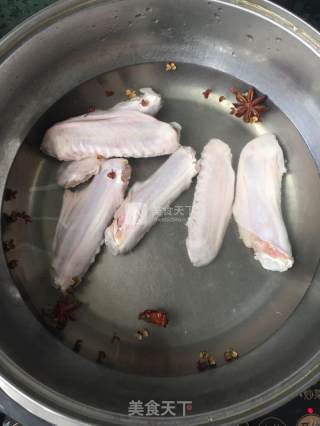 可乐翅中的做法步骤：1