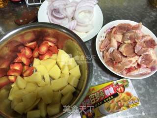 土豆咖喱鸡的做法步骤：1