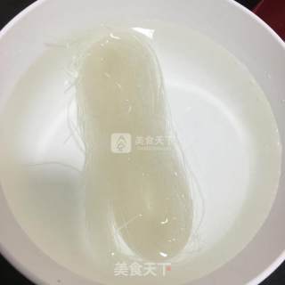 蒜蓉粉丝蒸娃娃菜的做法步骤：1
