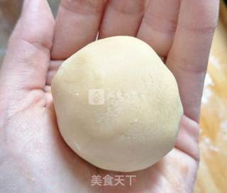 广式月饼的做法步骤：8