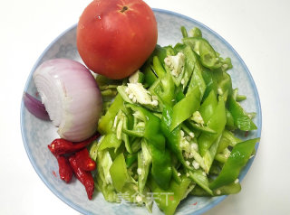过油辣子肉拌面的做法步骤：1