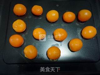 广式低糖纯白莲蓉蛋月的做法步骤：2