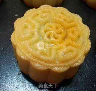 广式低糖纯白莲蓉蛋月的做法步骤：8
