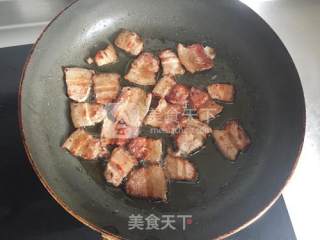 贴秋膘的快手肉菜——香煎五花肉的做法步骤：7